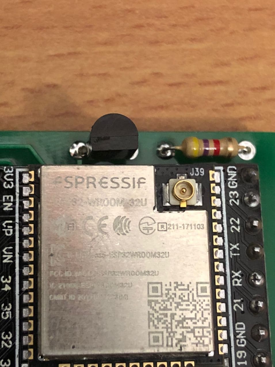 DS18B20 soldered to PCB DS18B20 soldered to PCB